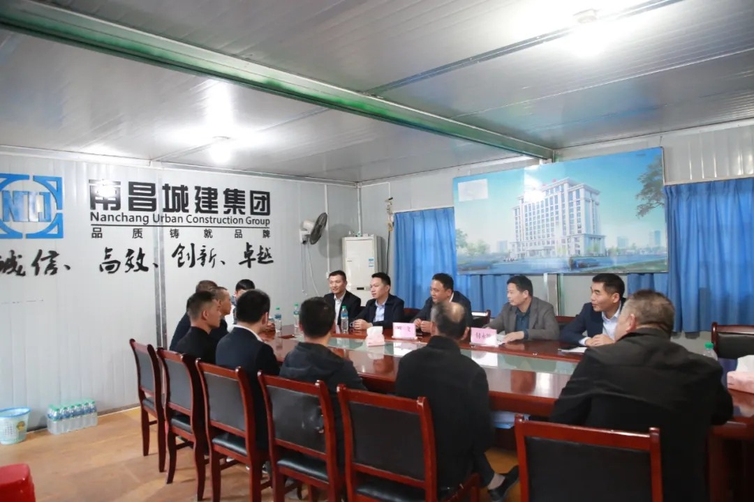 南昌城投集團(tuán)人武部開(kāi)展傳承軍人精神，做集團(tuán)建設(shè)發(fā)展的“排頭兵”座談會(huì)